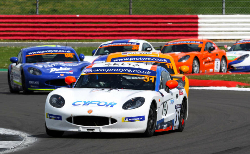 Orton And Jenkins Win In Exciting Ginetta GT5 Challenge Weekend