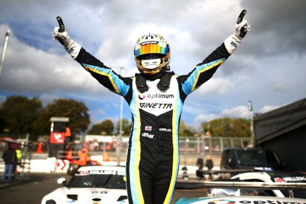Reigning Champion Colin White Continues In Ginetta GT4 SuperCup