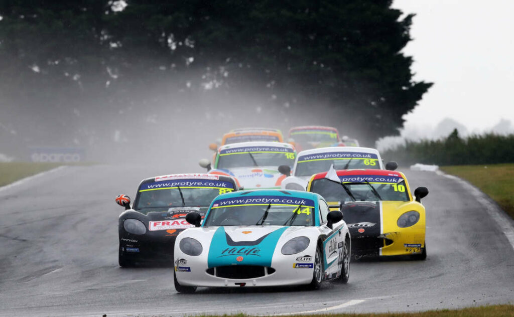 Mangion Takes Snetterton Treble In Ginetta GT5 Challenge