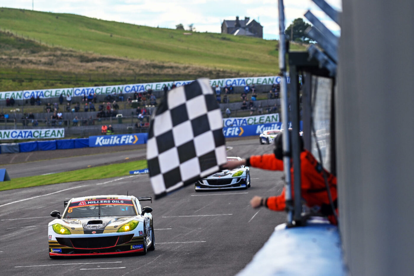 Kellett And Pearce Enjoy Landmark Ginetta GT4 SuperCup Success At Knockhill