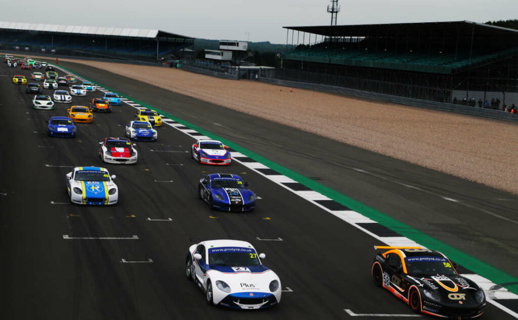 Steed And Bennett On Top Again In Ginetta GT5 Challenge