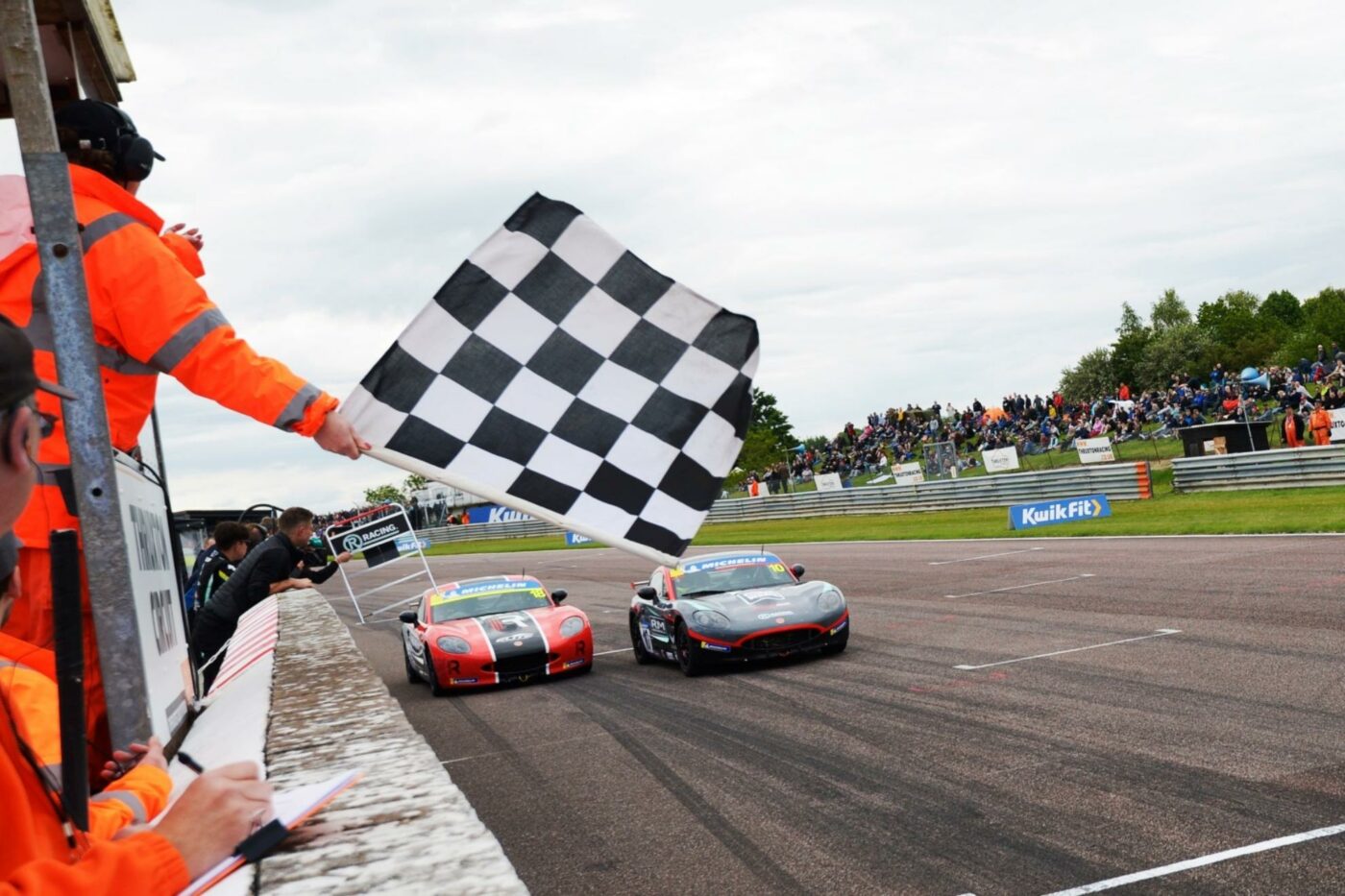 Rowledge And Aguilera Share Ginetta Junior Wins At Thruxton