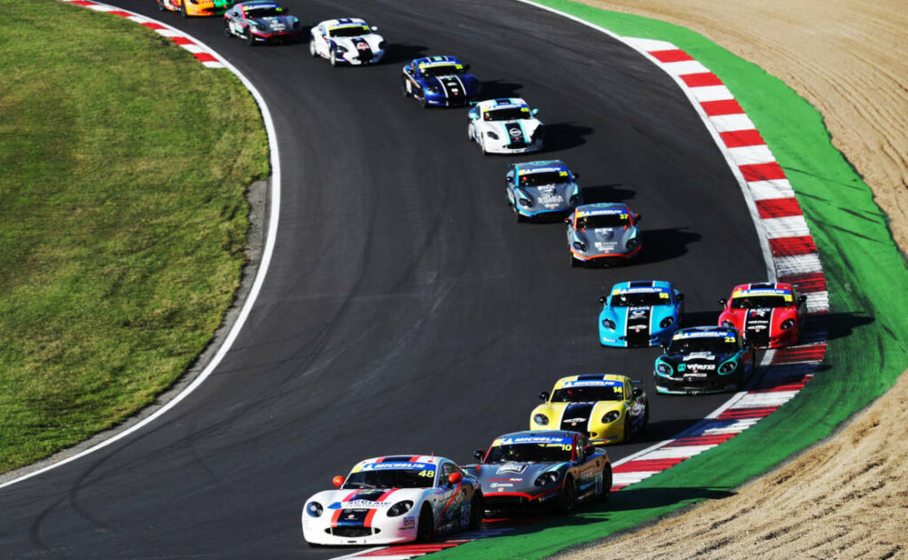 Preview: 2022 Ginetta Junior Winter Series – Brands Hatch