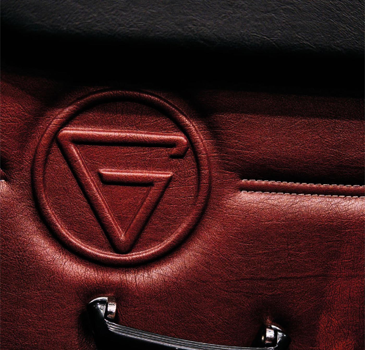 driving Ginetta G10 road car