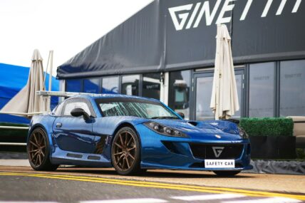 G56 GTR Ginetta safety car