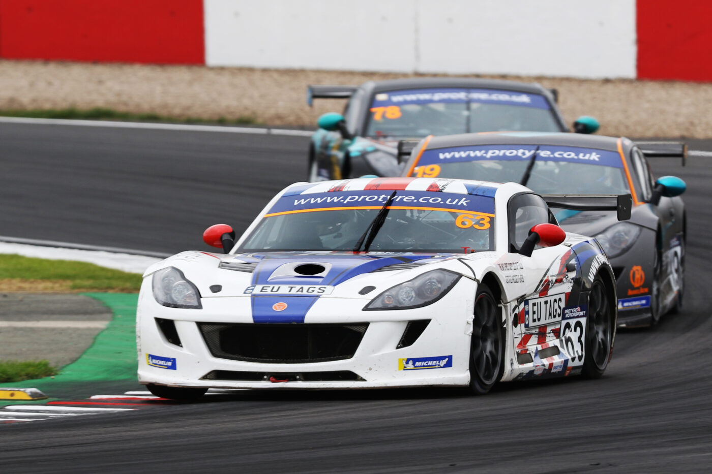 Reade And Garlick Enjoy Ginetta GT Championship Wins At Donington Park