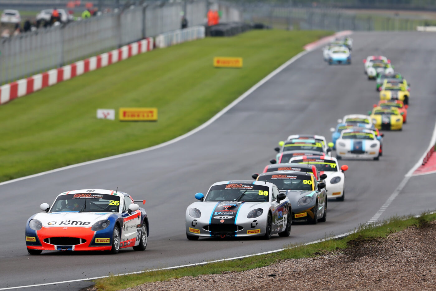 Junior Title Contenders Joslyn And Fernandez Take Donington Wins