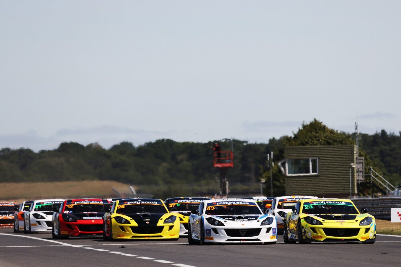 Snetterton Wins For Ginetta GT Championship Title Contenders